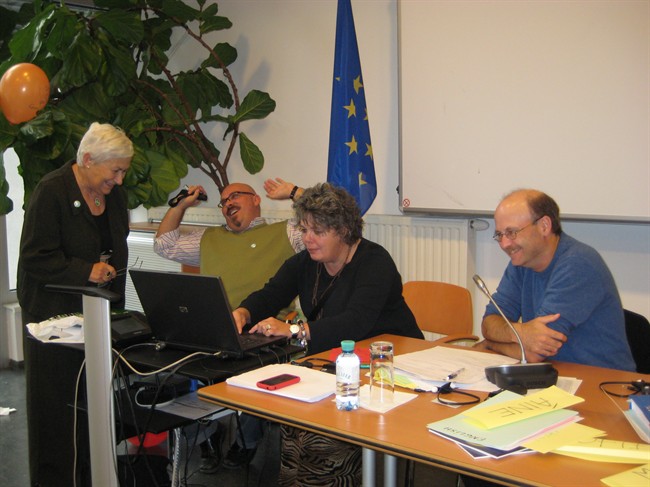 The team working hard (Sofie taking the picture ;-) )